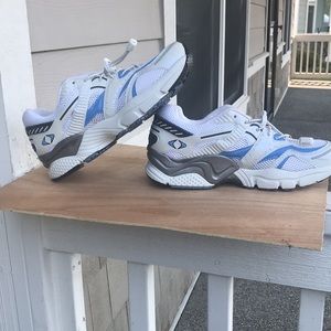 Like New Apex orthopedic athletic Shoes with Aetrex insoles